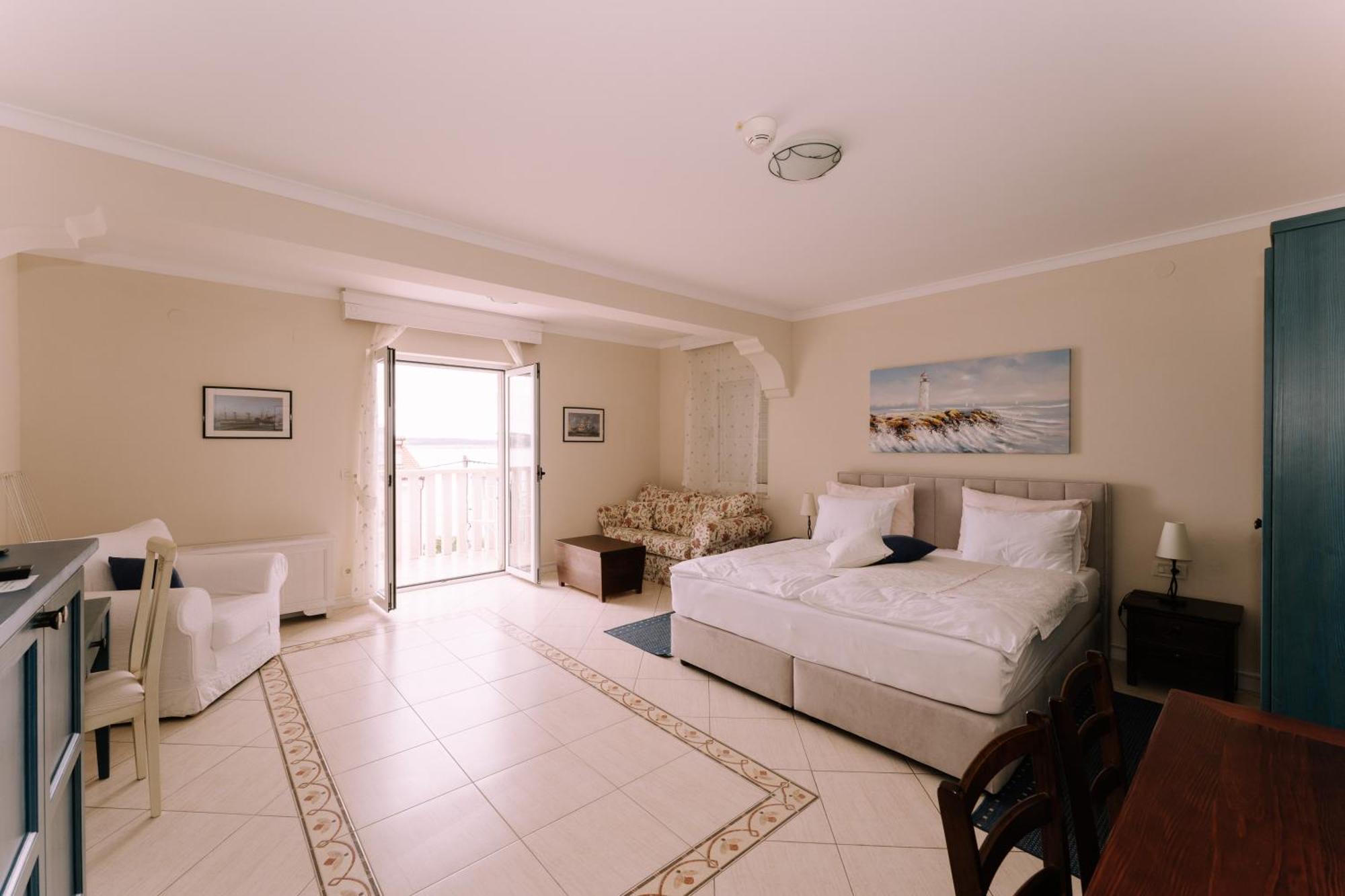 Hotel Abalone Crikvenica Exterior foto