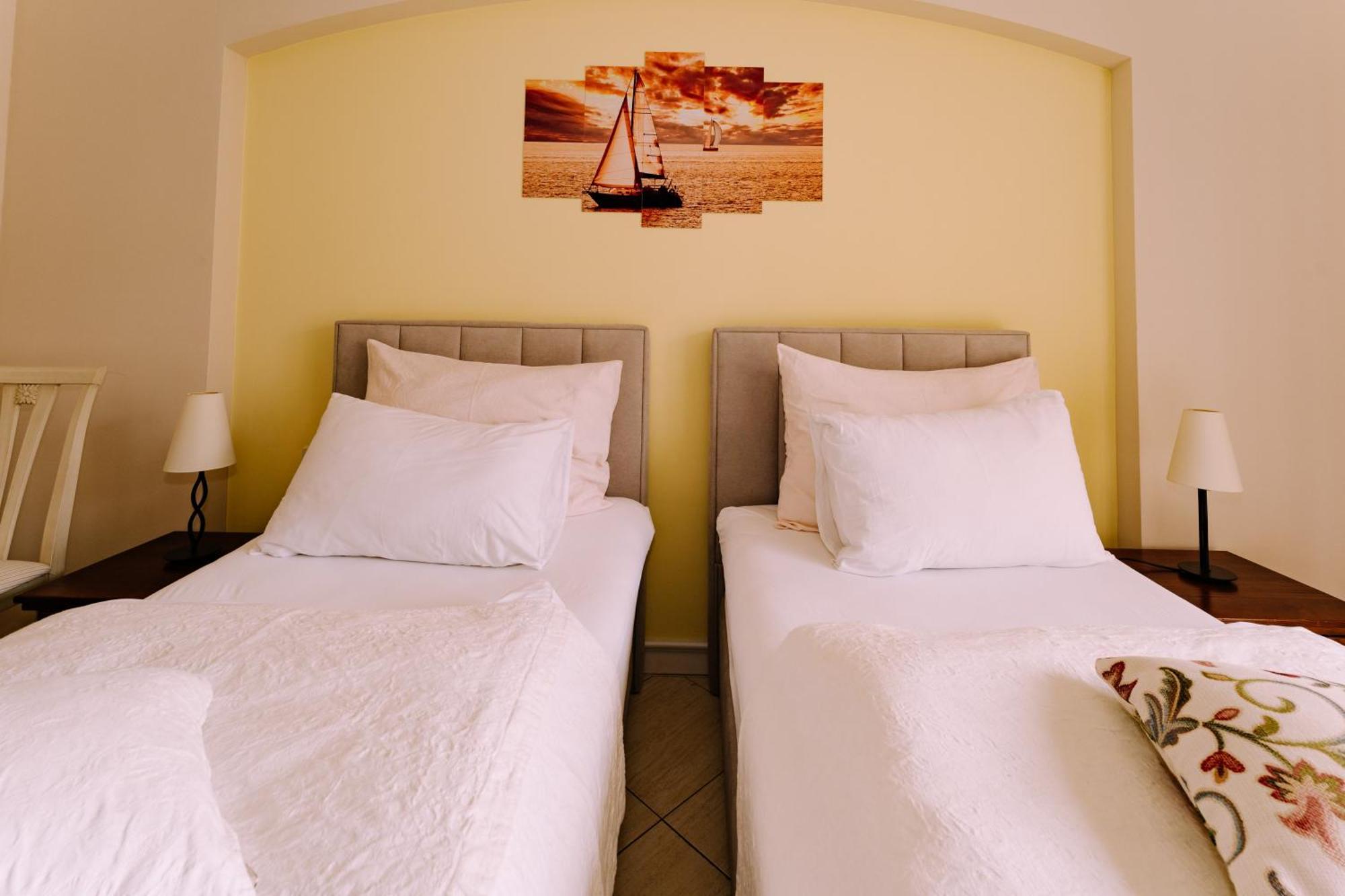 Hotel Abalone Crikvenica Exterior foto