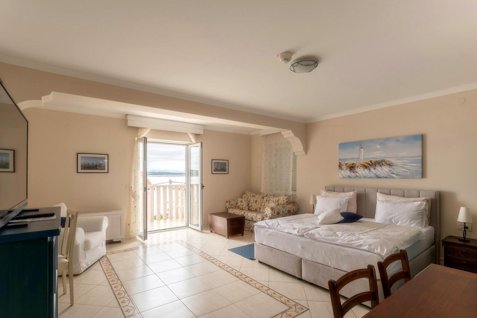 Hotel Abalone Crikvenica Exterior foto